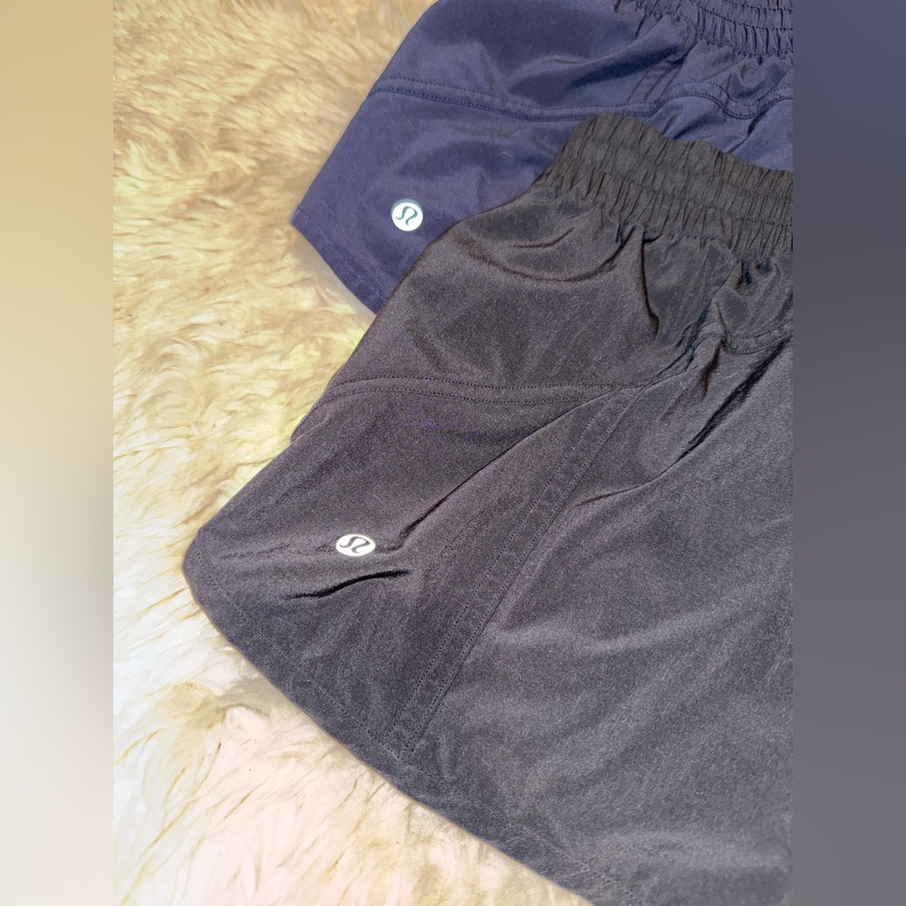 Lot of 2 Lululemon Hottie Hot Shorts 2.5” - Size 6 - Picture 2 of 5